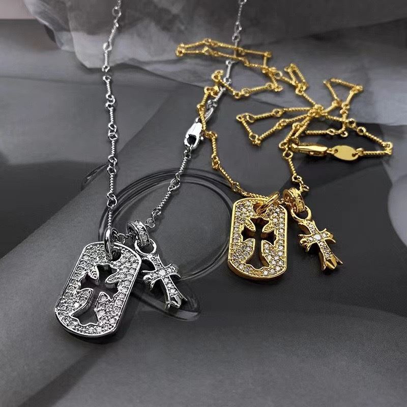 Ch**me He**ts necklaces